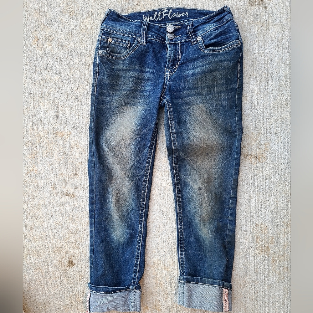 Wallflower Capris